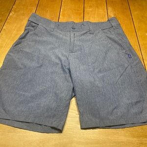 Huk Performance Cargo Fishing Shorts Size Large Color Grey Adjustable Waist
